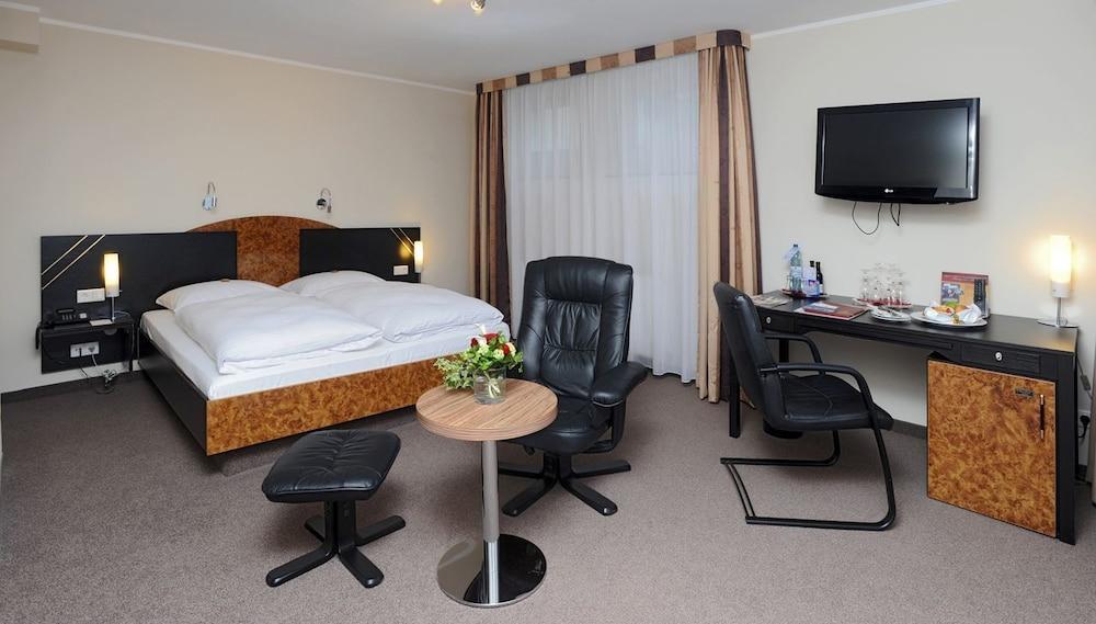 Hotel Graefrather Hof Solingen Exterior photo