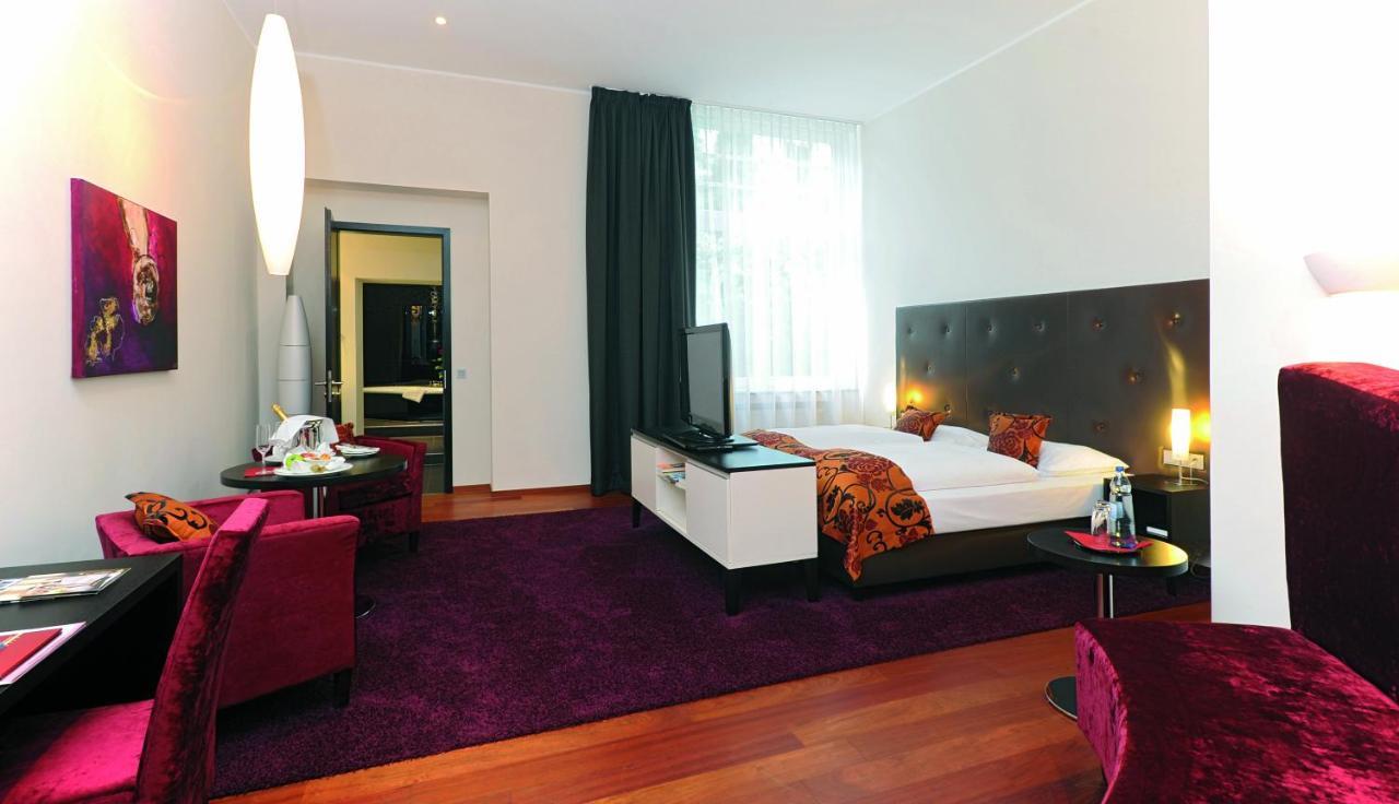 Hotel Graefrather Hof Solingen Exterior photo
